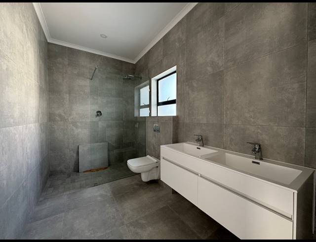 4 BEDROOM HOUSE FOR SALE IN SANDOWN